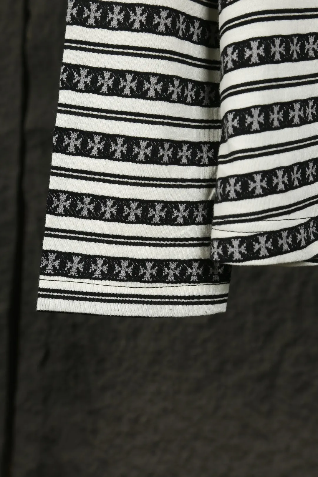 P210 Actual photo [Popular item] Code: 25020# Color: Black/Pink/Blue Size: S to - CH Croix heart niche design cross jacquard striped long sleeves brings striped Polo to Next Levels. Loose fit. Same style for men and women. Lazy and casual. Street style. Three colors. Customized style.
